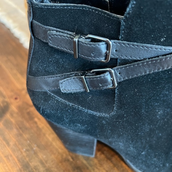 Alex Marie Women's Black Suede Ankle Boots, size 9.5, GUC, business casual - Picture 4 of 8